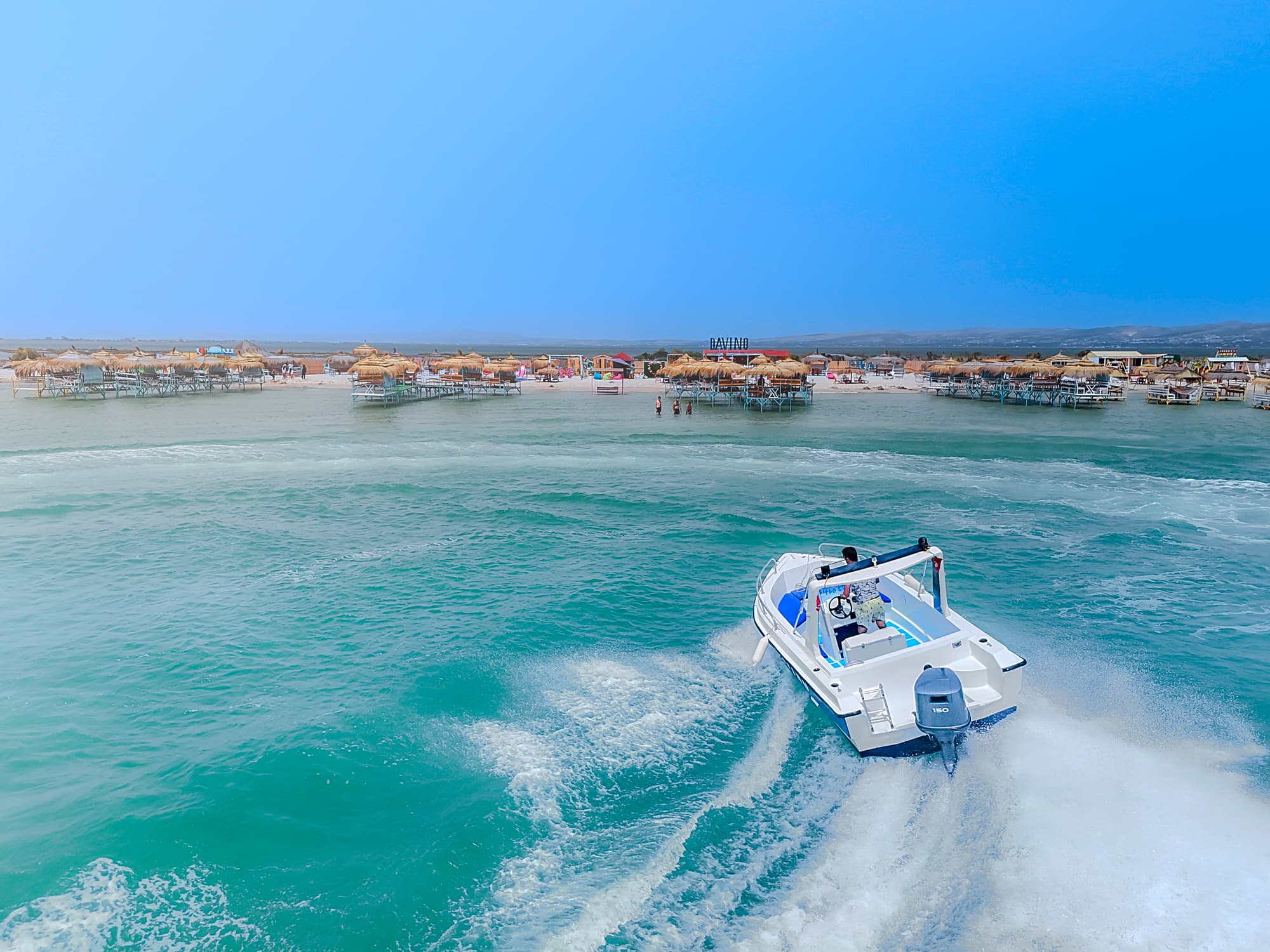 Davino Coucou Beach Ambiance